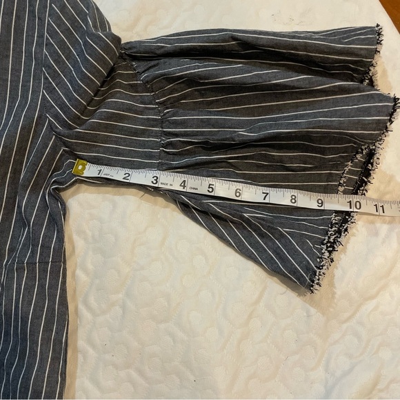 Anthropologie Dolan Striped Bell Sleeve Top Women’s Small Lightweight Summer - Picture 8 of 9
